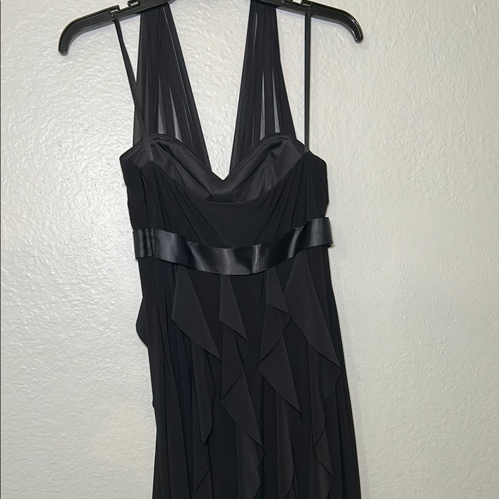 Elegant Black Halter Backless Gown - Picture 5 of 7